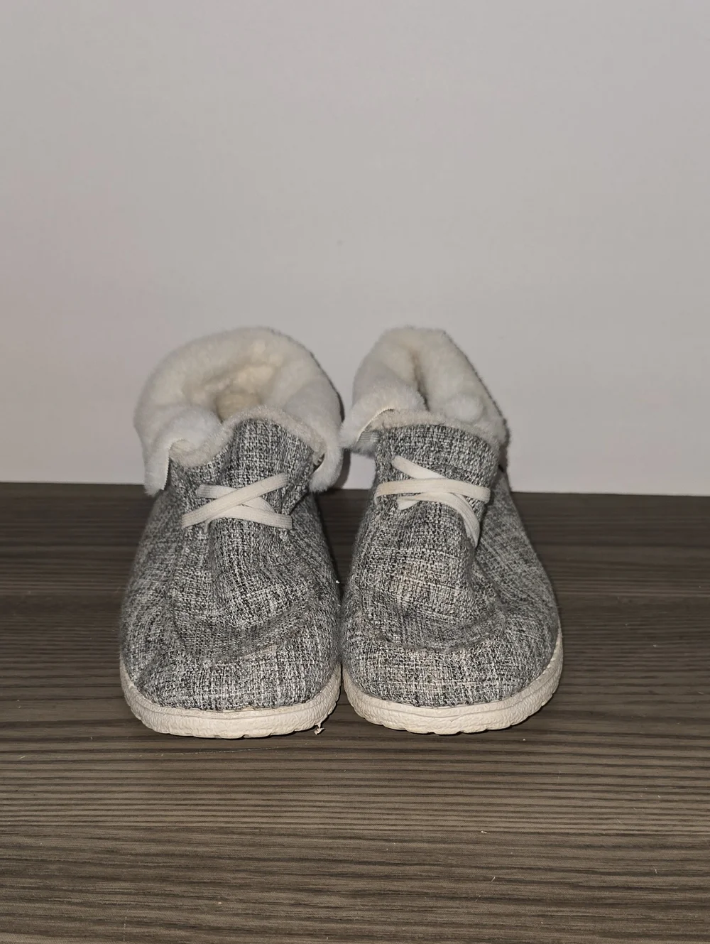 Cozy Women's Grey Sherpa-Lined Winter Boots